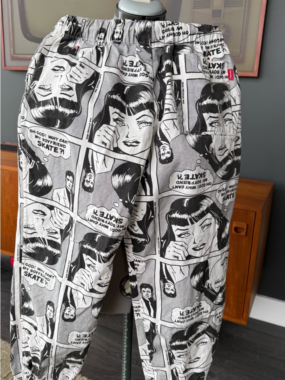 Supreme Black & White Graphic Elastic Waist Shorts with Red Logo - Picture 2 of 7